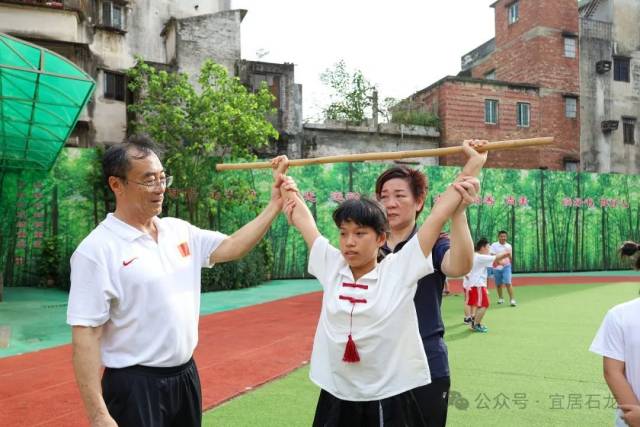 中国举重历史_中国举重历史记录_中国历史举重冠军