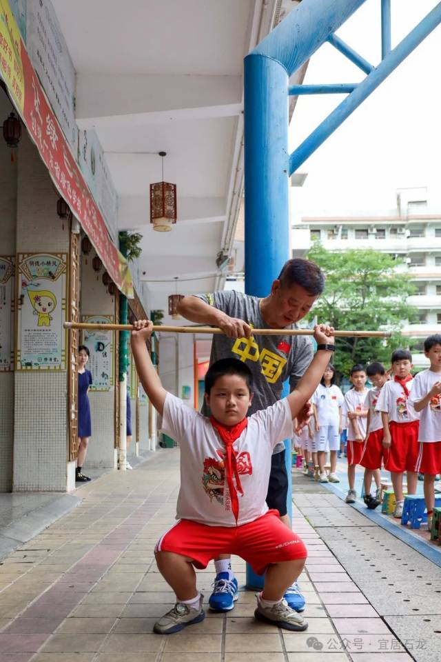 中国历史举重冠军_中国举重历史_中国举重历史记录