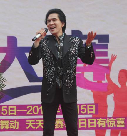 和谐健身舞_和谐共舞_养身舞武《和谐之光》