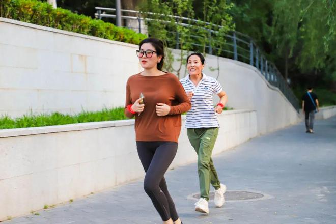 维体利亚健身_必爱体健身_体美汇游泳健身